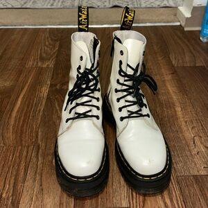 DR. MARTENS‼️ 🤍